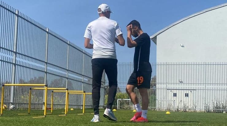 מנור סולומון מתאמן עם ערן שאדו (דוברות אגף הספורט העירוני עפולה) מנור סולומון מתאמן עם ערן שאדו