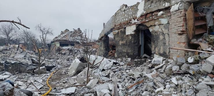 ז'טומיר בניין הרוס מופצץ מופגז בעקבות  הפגזות משבר מלחמה רוסיה אוקראינה 