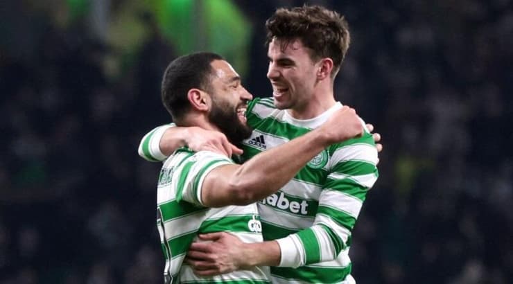 מת'יו אוריילי וקרטר ויקרס חוגגים