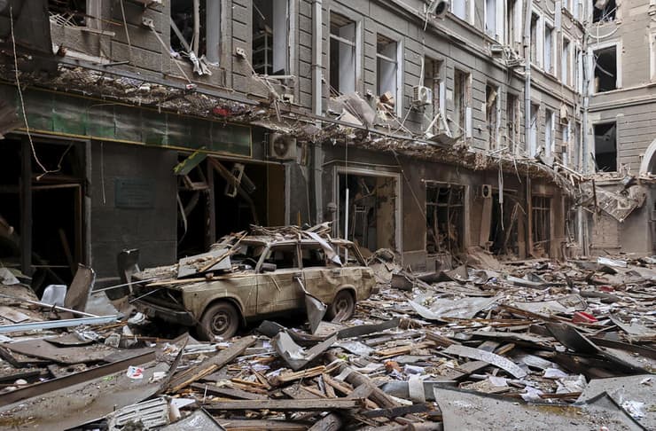 חרקוב נזקים הפצצות פיצוצים הפגזות משבר מלחמה אוקראינה רוסיה רחוב הרס הריסות 