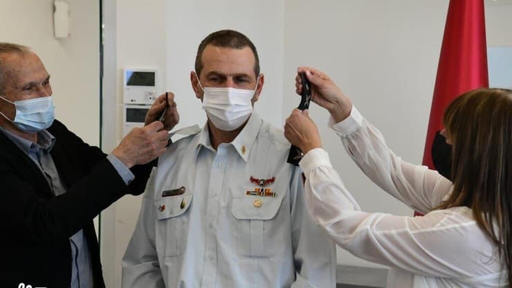 רב טפסר אייל כספי בקבלת הדרגות החדשות