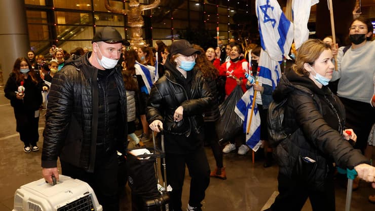 ישראל נמל תעופה עולים לארץ בעקבות מלחמה משבר רוסיה אוקראינה עולים חדשים 