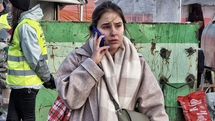 פליטים במעבר הגבול בין אוקראינה לפולין