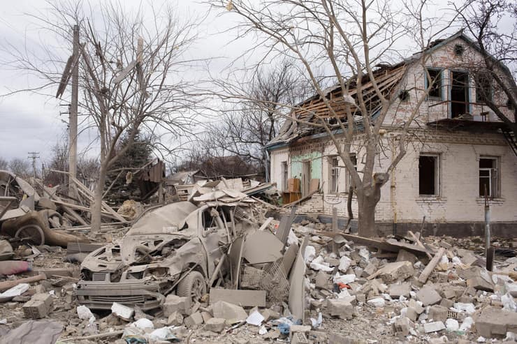 נזק הריסות הרס הפגזה הפגזות ב מרקהליבקה אוקראינה מלחמה באירופה משבר
