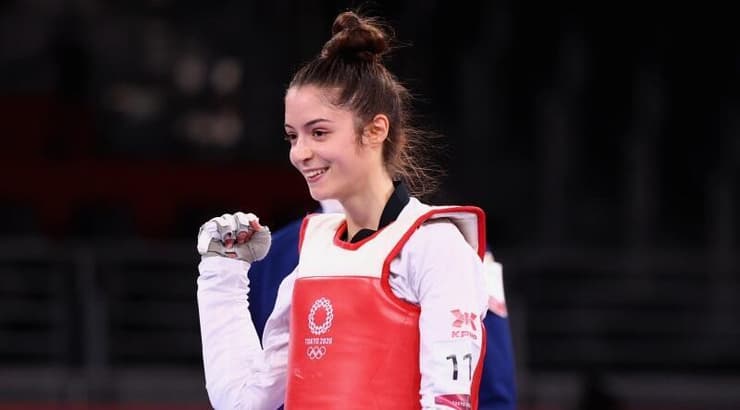 אבישג סמברג חוגגת (רויטרס) אבישג סמברג חוגגת