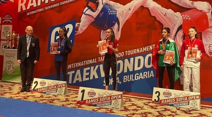 אבישג סמברג על הפודיום (באדיבות איגוד הטאקוונדו הישראלי) אבישג סמברג על הפודיום