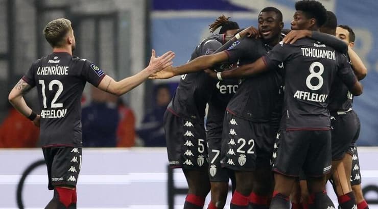 שחקני מונאקו חוגגים (רויטרס) שחקני מונאקו חוגגים