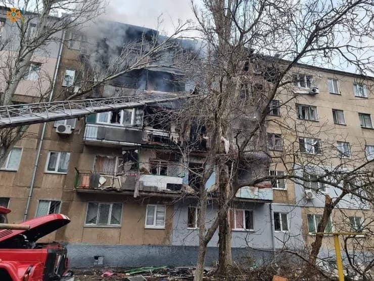 הרס לאחר תקיפת צבא רוסיה במיקולאייב, אוקראינה