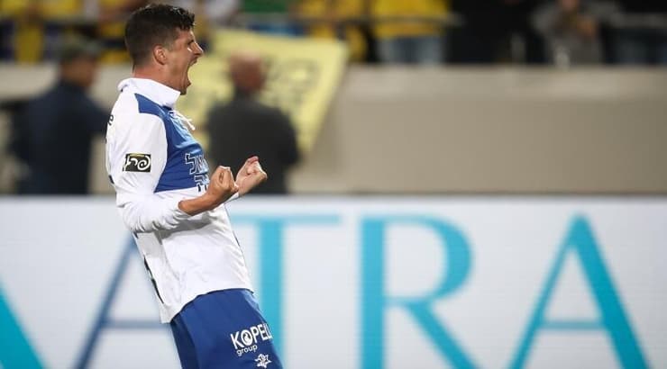 סטיפה פריצה חוגג