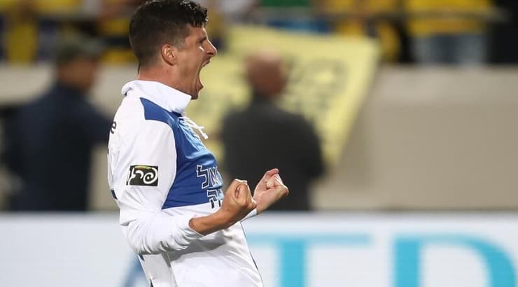 סטיפה פריצה חוגג