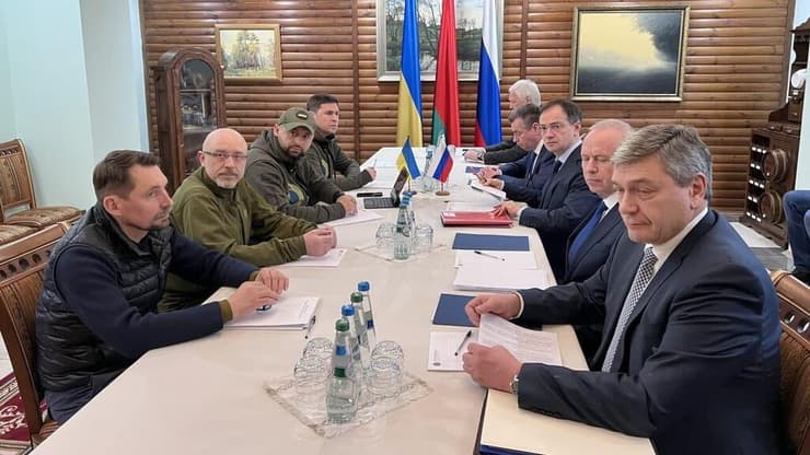 בלארוס סבב שיחות משא ומתן שלישי בין משלחות רוסיה ו אוקראינה