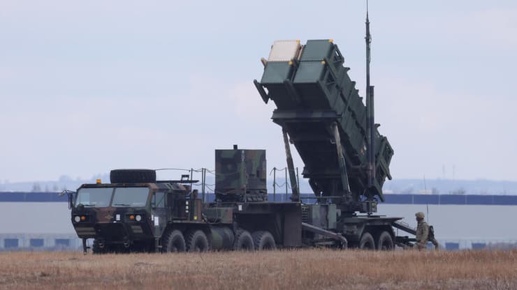 פולין - סוללת פטריוט MIM-104 של צבא ארה"ב בבסיס צבאי ליד העיר ז'שוב