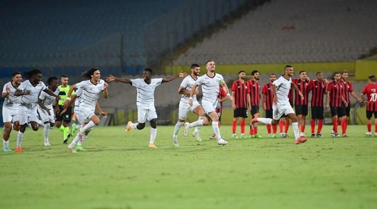 שחקני הפועל עכו חוגגים