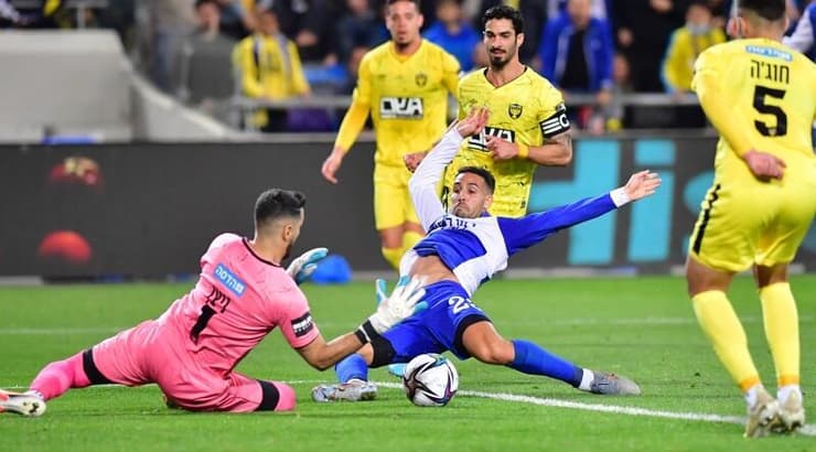 אייל גולסה מול איתמר ניצן (חגי מיכאלי) אייל גולסה מול איתמר ניצן