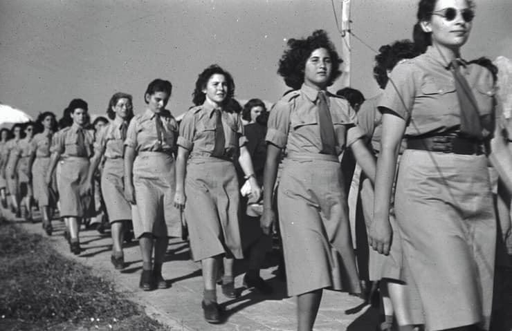1948, חיל הנשים העברי במצעד