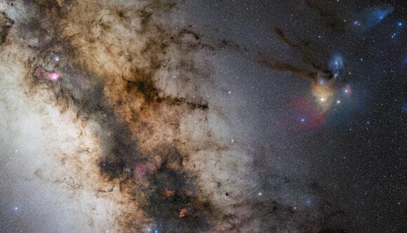 מבט אל לב לבו של שביל החלב. צילום של ESO המורכב מ-1200 תמונות וכ-200 שעות חשיפה מצטברות