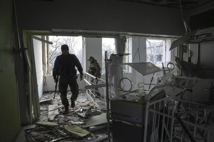 בית חולים שניוזק מהפגזות במריופול