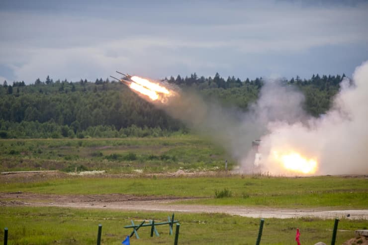 TOS-1 נשק תרמו בארי פצצות מצרר רוסיה