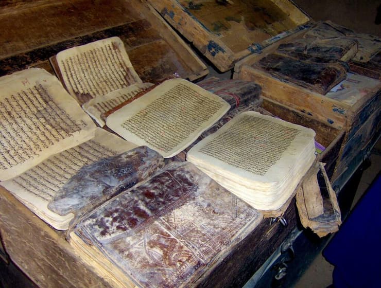 לנוכח הסכנה ב-2012, תושבי מאלי התאגדו כדי להבריח את כתבי היד מטימבוקט
