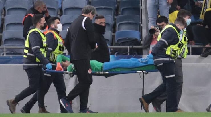 ארנסטאס שטקוס מפונה על אלונקה (עמרי שטיין) ארנסטאס שטקוס מפונה על אלונקה