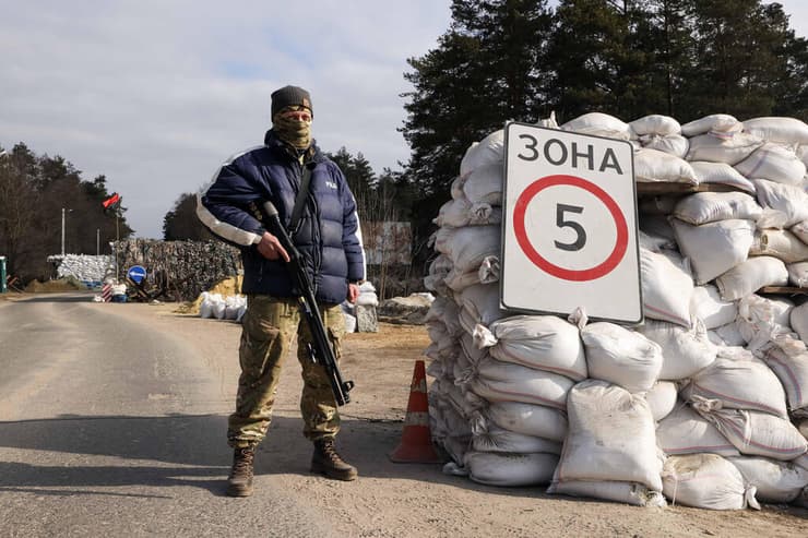 אחד מהמחסומים הרבים שהקימו אוקראינים ברחבי כבישי המדינה