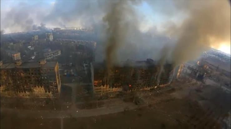 שריפות והרס במריופול 