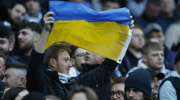 המלחמה משפיעה על הספורט. דגל אוקראינה