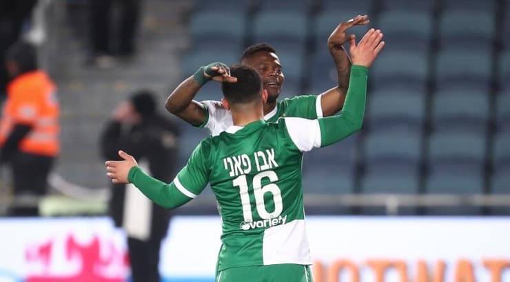 מאוויס צ'יבוטה ומוחמד אבו פאני חוגגים