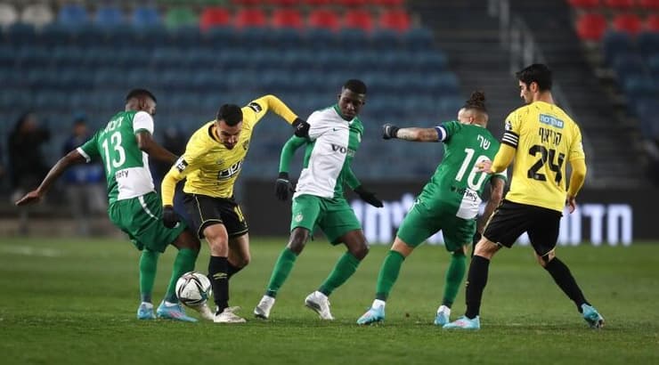 מיכאל אוחנה בין שחקני מכבי חיפה