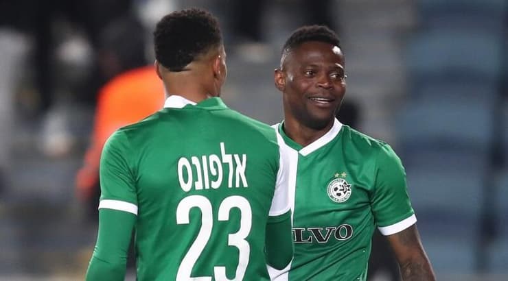 מאוויס צ'יבוטה חוגג עם מיקאל אלפונס