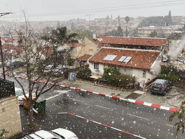 שלג באריאל