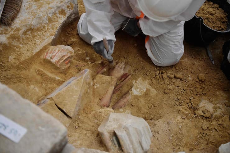 הארכיאולוגים חשפו פריטים מהמאות ה-13 וה-14