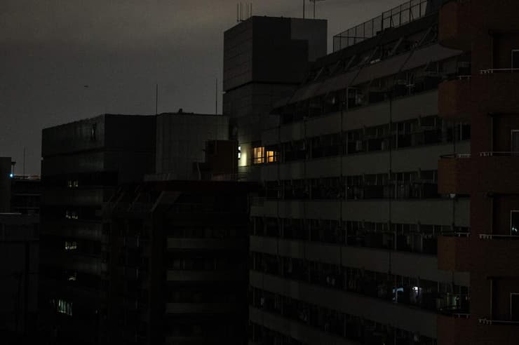 הפסקת חשמל נרחבת ב טוקיו עקב רעידת אדמה חזקה ב יפן