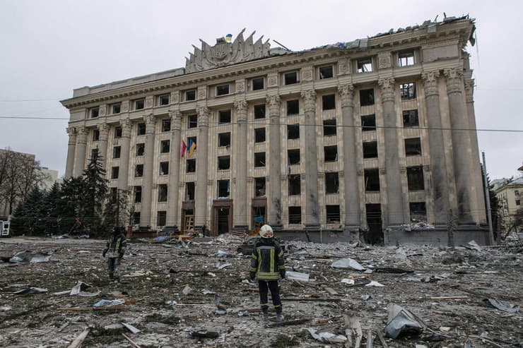 בניין הממשל שנפגע בכיכר החירות של חרקוב