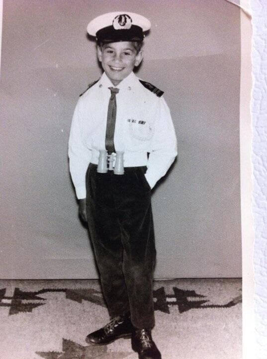 ילד מחופש לחייל בחיל הים, ישראל, שנות ה-60