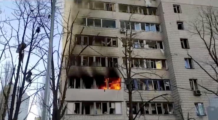 בניין שהופגז בקייב משבר מלחמה רוסיה אוקראינה 