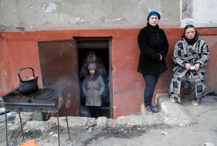 אוקראינה מריופול תושבים אזרחים מקלט הפגזות התקפות מלחמה באירופה משבר פלישה רוסיה