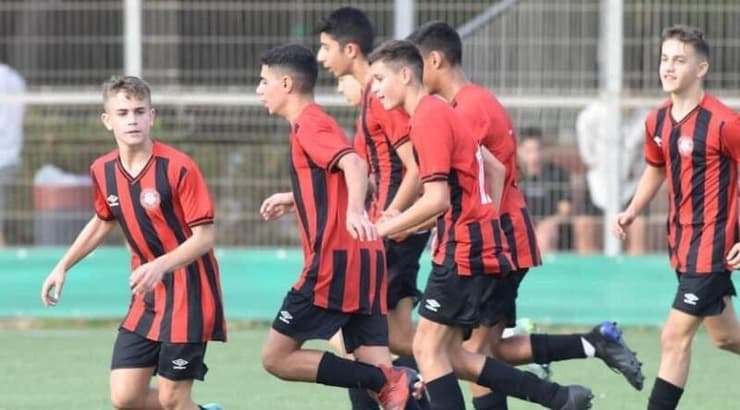 איזה שער. שחקני ר"ג (באדיבות המדיה של המצועדון) איזה שער. שחקני ר"ג