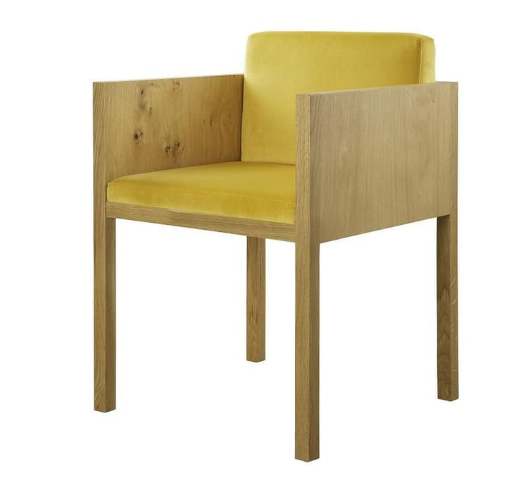 קוביית עץ מודרנית בצהוב. צילום: דרור עינב, באדיבות ניסו רהיטים. 