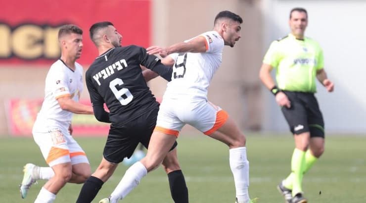 רועי בן שמעון ורועי רבינוביץ' במאבק (עמרי שטיין) רועי בן שמעון ורועי רבינוביץ' במאבק