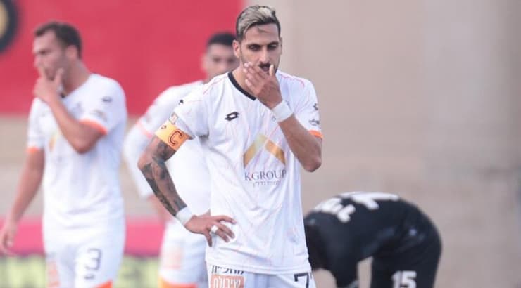 אלמוג בוזגלו (עמרי שטיין) אלמוג בוזגלו