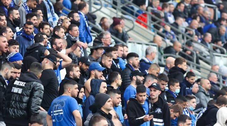 אוהדי הפועל פ"ת (שחר גרוס) אוהדי הפועל פ"ת