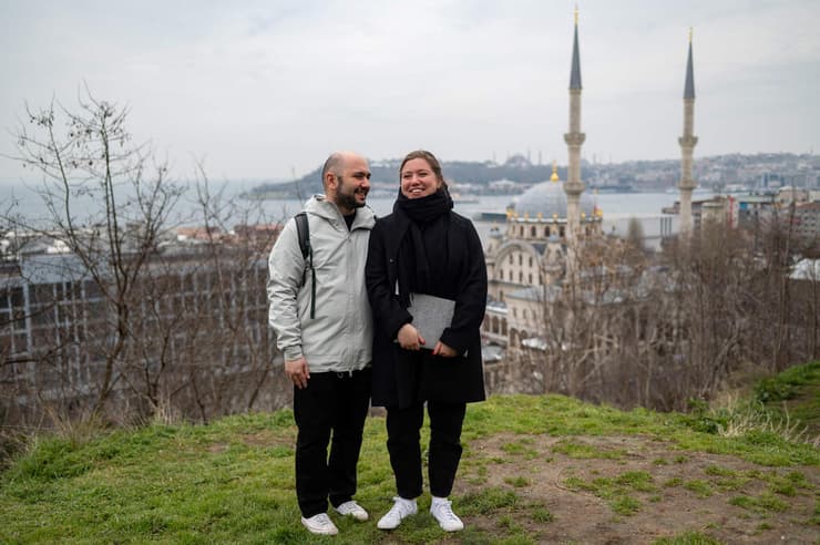 ג'ולי ו רמיל עזבו את רוסיה ל טורקיה בגלל ה מלחמה