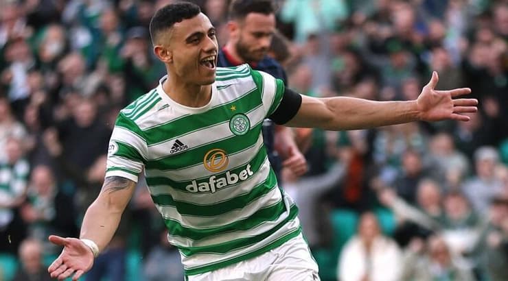 גיאורגיוס יאקומאקיס חוגג שלושער