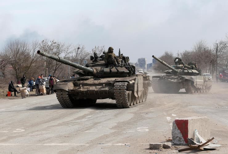מריופול אוקראינה טנק טנקים פרו רוסים צבא מלחמה באירופה משבר פלישה רוסיה