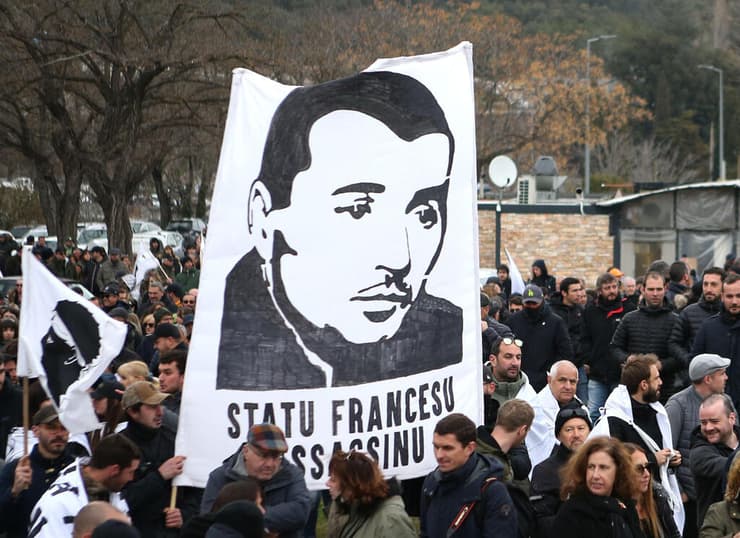 צרפת קורסיקה עצרת למען יבאן קולונה ש נרצח ב כלא מנהיג לאומיות עצמאות אוטונומיה