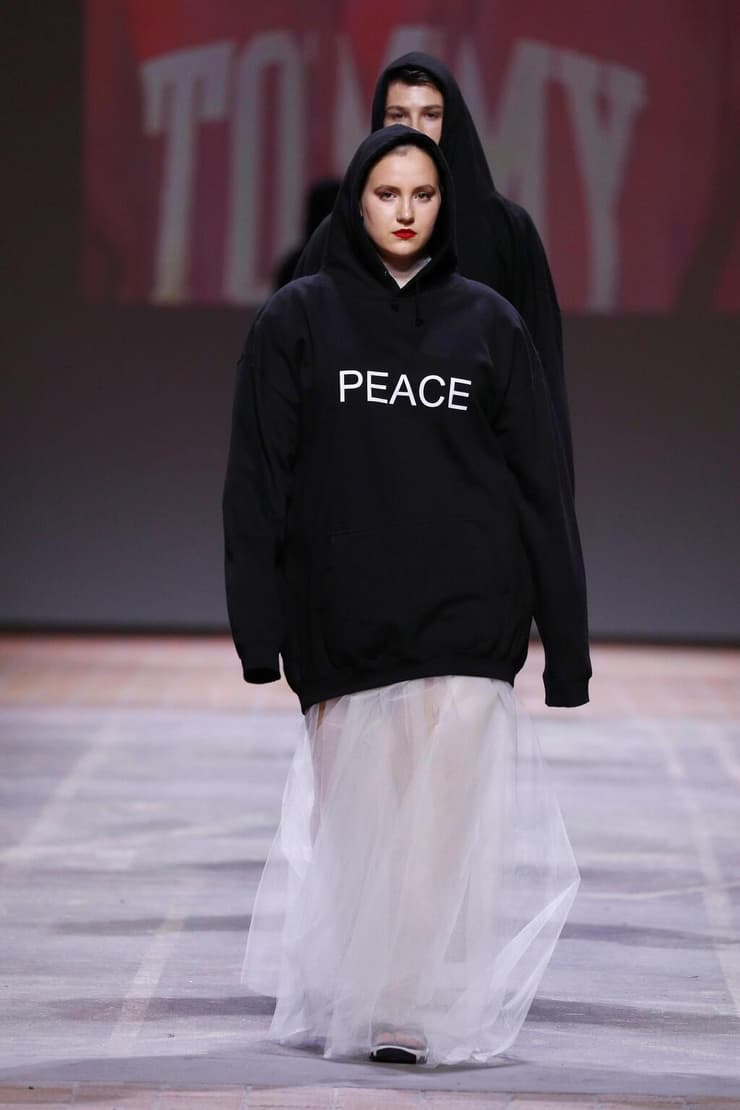 התצוגה של קיליאן קרנר בשבוע האופנה של ברלין, מרץ 2022