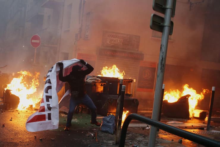 צרפת קורסיקה מהומות יבאן קולונה ש נרצח ב כלא מנהיג לאומיות עצמאות אוטונומיה 