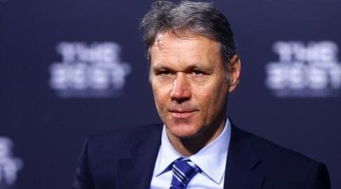 "האם הוא פנה לאותן נשים והציע להן את התנצלותו?". ואן באסטן (רויטרס) "האם הוא פנה לאותן נשים והציע להן את התנצלותו?". ואן באסטן