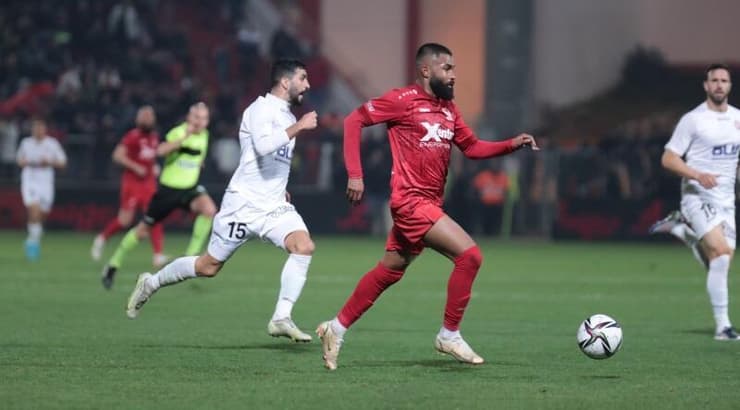 ארי מורה (עמרי שטיין) ארי מורה